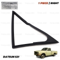 ยางสามเหลี่ยมขอบกระจก ข้างขวา 1 ชิ้น สีดำ สำหรับ Datsun/Nissan 1300 521 521 ปี 1966-1972